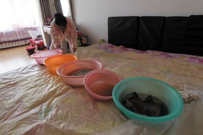 龙岩楼上漏水，住户失联，小区没物管，业主维权难！律师来支招……